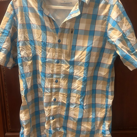 2 Very Nice Dress Shirts - Picture 5 of 6